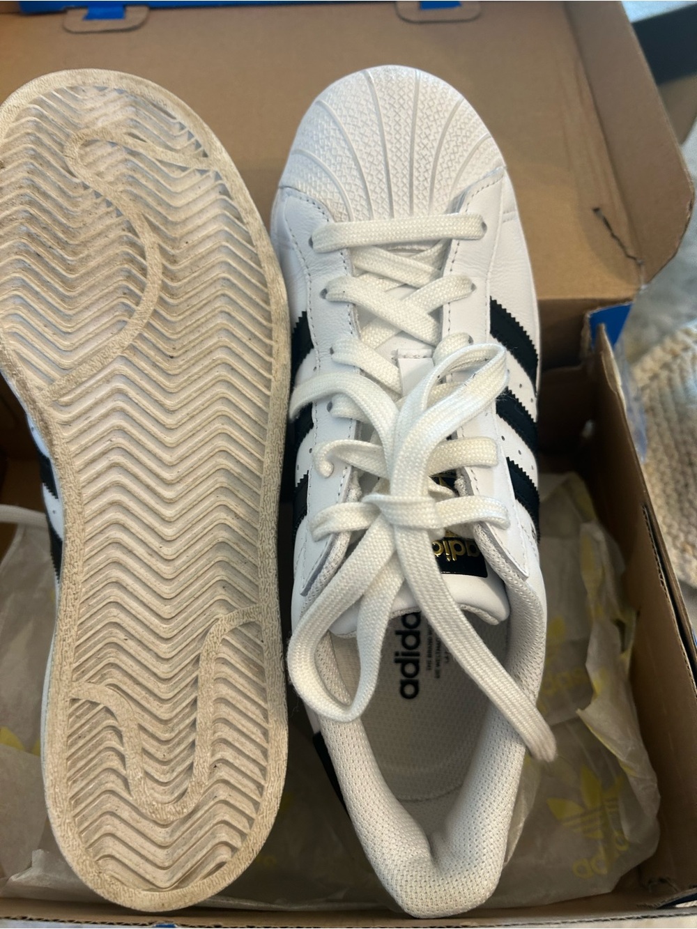 Womens Adidas Superstar sneaker